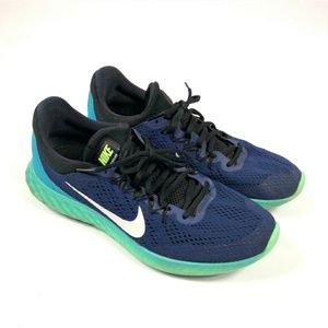 Gently used mens Nike Skyelux running shoes!
